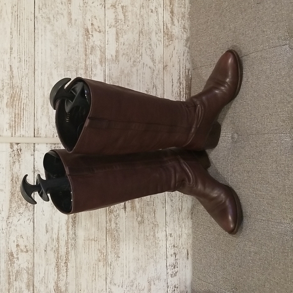 GUCCI - Brown Tall Leather Boots. Retail $1095...Now $300 - Picture 3 of 3